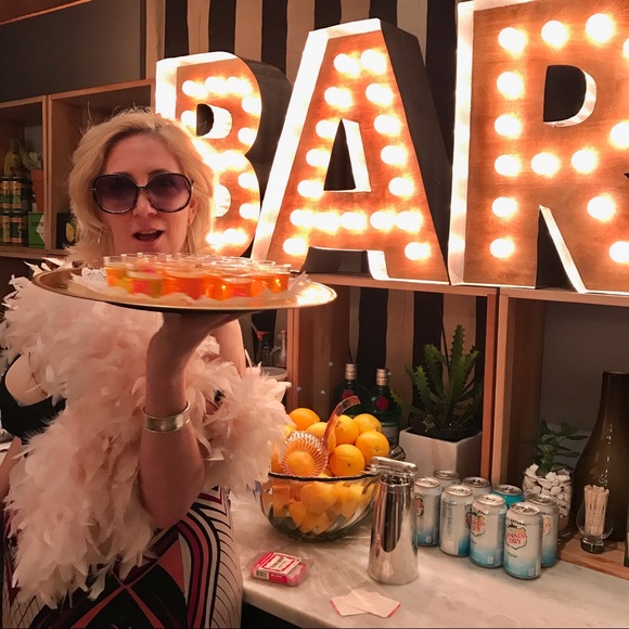 Meet your Posher, Allison - Picture 1 of 2